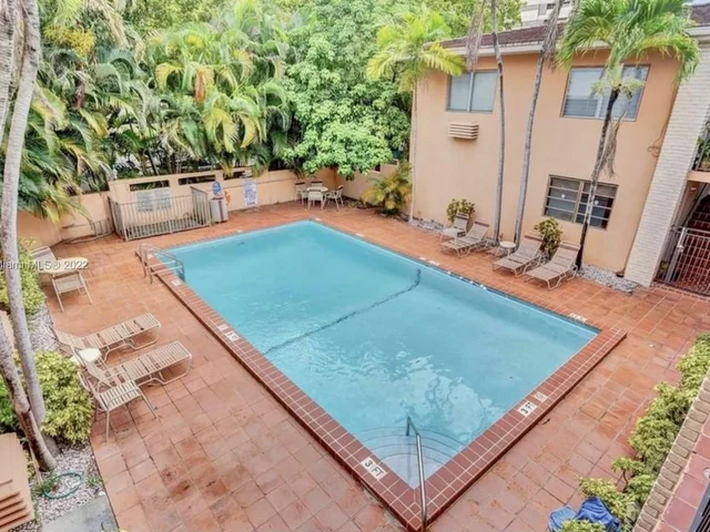 218 Santillane Ave # 1, Coral Gables FL 33134