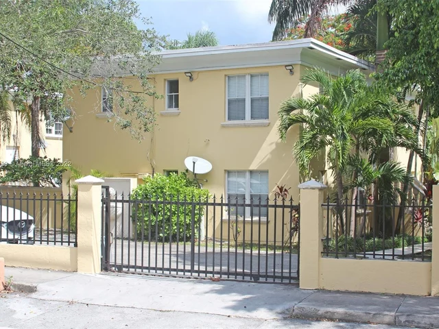 3395 Franklin Ave # D, Miami FL 33133