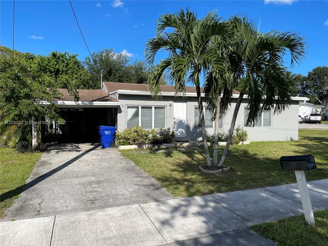 713 Glenn Pkwy, Hollywood FL 33021