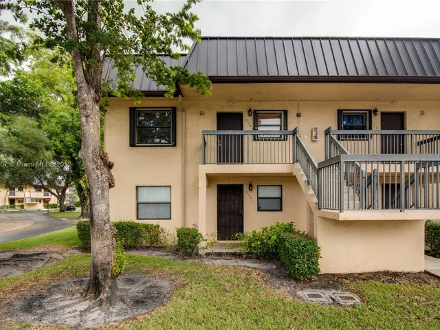 9189 NW 1st St # 201, Pembroke Pines FL 33024