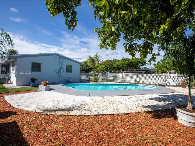 301 NE 26th Ct, Pompano Beach FL 33064