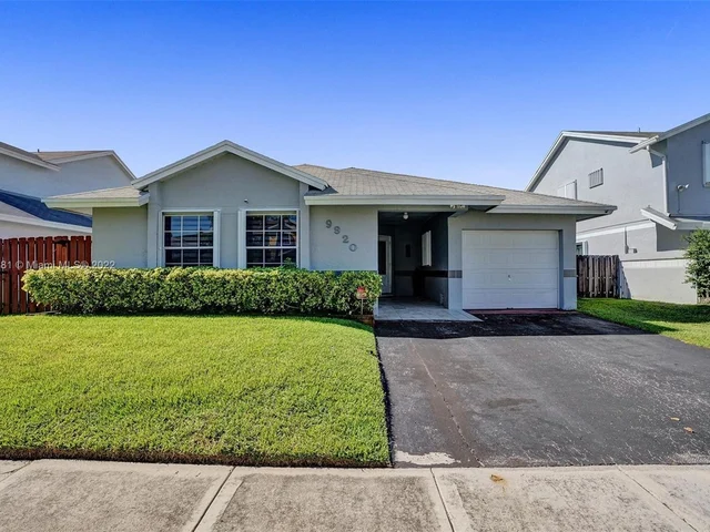 9920 SW 11th St, Pembroke Pines FL 33025