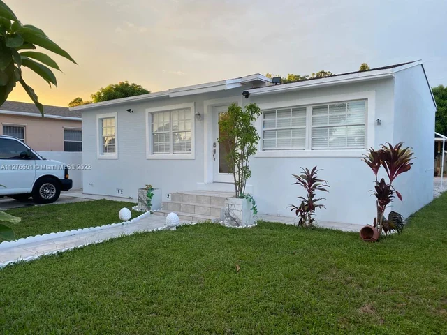 85 NW 118th St, Miami FL 33168