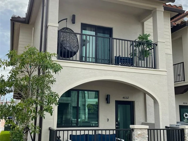 4602 NW 83rd Path, Doral FL 33166