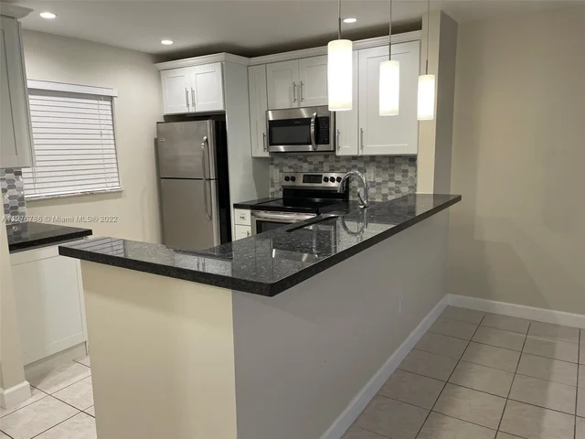 7830 Camino Real # 102, Miami FL 33143