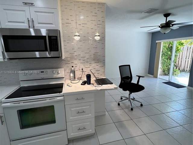 14311 SW 96th St # 304, Miami FL 33186