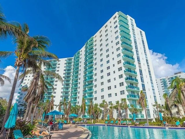 3901 S Ocean Dr # 4U, Hollywood FL 33019