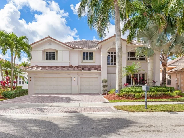 2449 Greenbrier Ct, Weston FL 33327