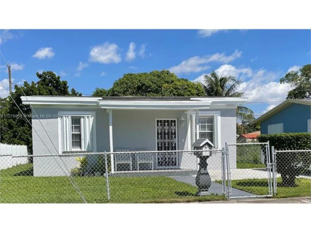 10261 SW 173rd St, Miami FL 33157