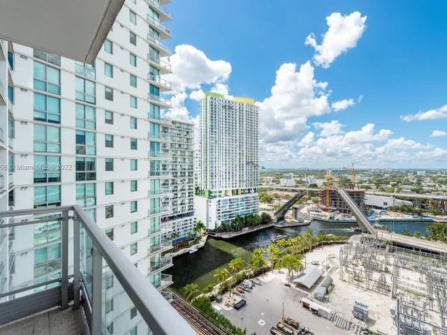 92 SW 3rd St # 2309, Miami FL 33130