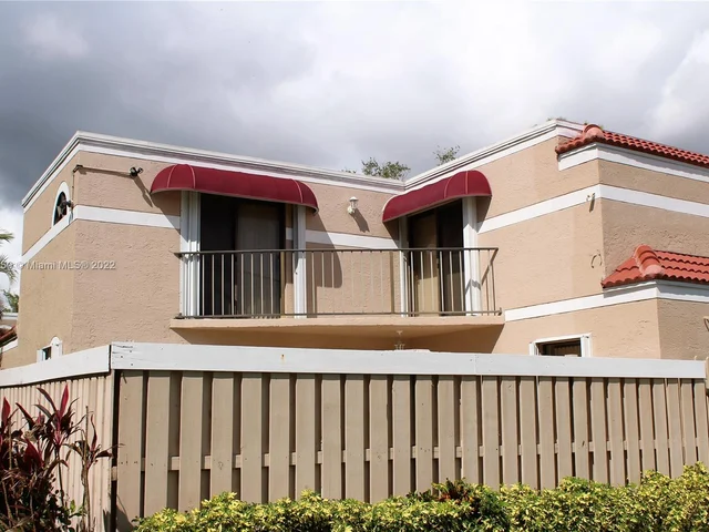 3690 Village Dr # B, Delray Beach FL 33445