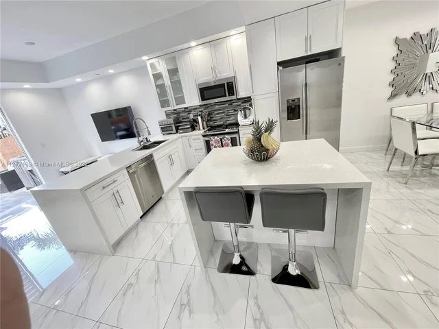 10953 NW 43rd Ln # 10953, Doral FL 33178