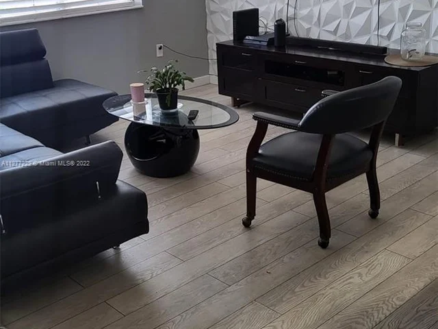 6556 Emerald Dunes Dr # 202, West Palm Beach FL 33411