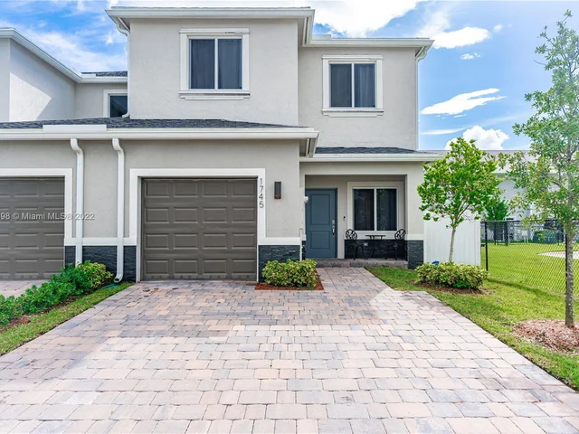 1745 SE 8th Pl, Homestead FL 33034