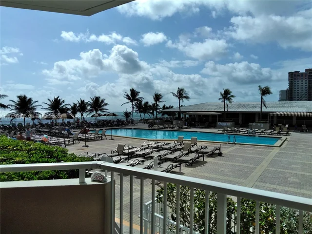 1950 S Ocean Dr, Hallandale Beach FL 33009