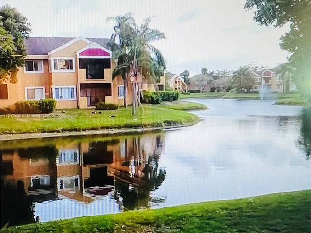8320 SW 1st St # 108, Pembroke Pines FL 33025
