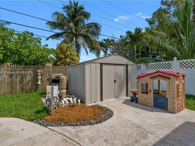 718 NW 9th Ave # 0, Dania Beach FL 33004