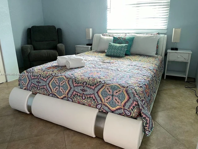 718 NW 9th Ave # 0, Dania Beach FL 33004