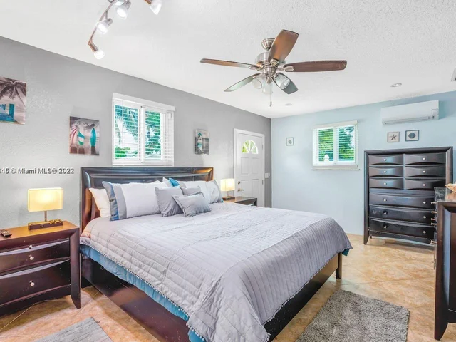 718 NW 9th Ave # 0, Dania Beach FL 33004