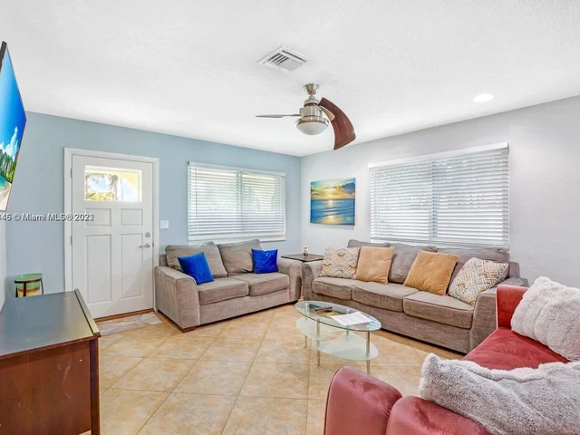 718 NW 9th Ave # 0, Dania Beach FL 33004