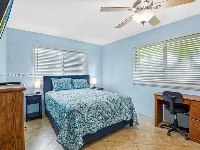 718 NW 9th Ave # 0, Dania Beach FL 33004