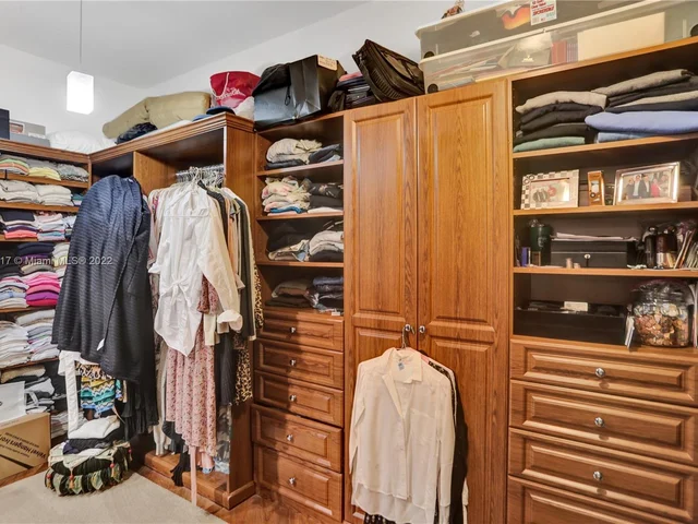 60 Edgewater Dr # 3A, Coral Gables FL 33133