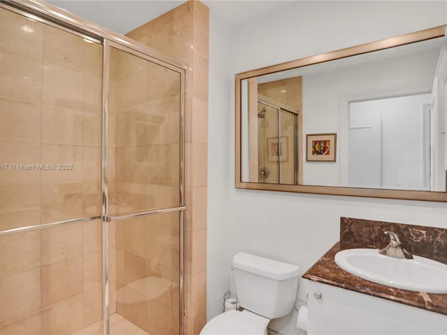 60 Edgewater Dr # 3A, Coral Gables FL 33133