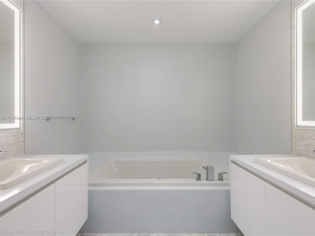 701 N Fort Lauderdale Beach Blvd # 1004, Fort Lauderdale FL 33304