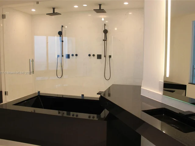 18555 COLLINS AVE # 4604, Miami Beach FL 33160