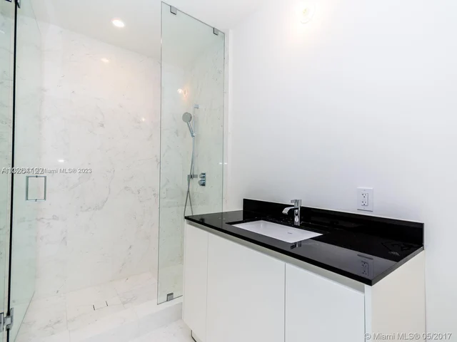 18555 COLLINS AVE # 4604, Miami Beach FL 33160