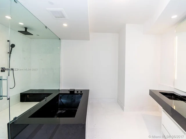 18555 COLLINS AVE # 4604, Miami Beach FL 33160