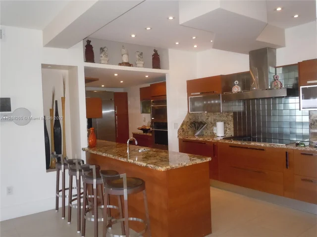 11 Island Ave # 8, Miami Beach FL 33139