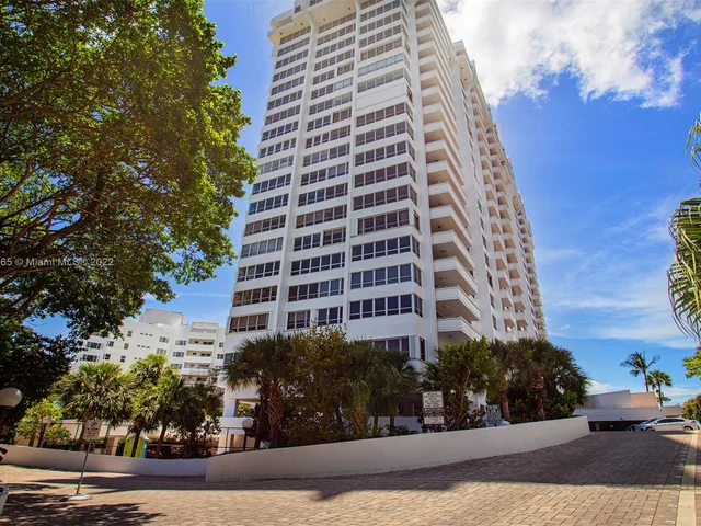 11 Island Ave # 8, Miami Beach FL 33139