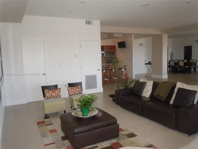 11 Island Ave # 8, Miami Beach FL 33139