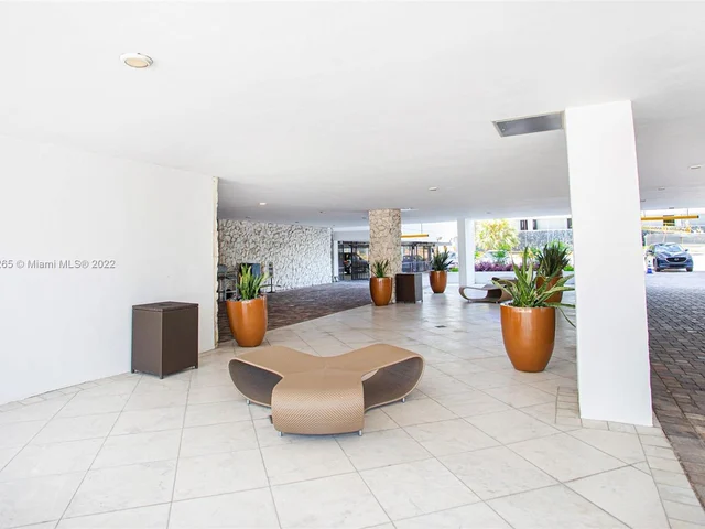 11 Island Ave # 8, Miami Beach FL 33139