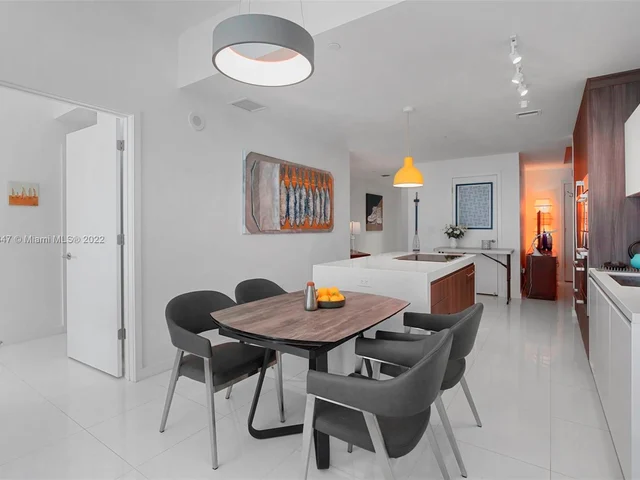 851 NE 1st Ave # 3907, Miami FL 33132