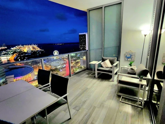 851 NE 1st Ave # 3907, Miami FL 33132