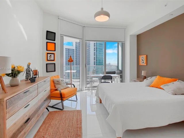 851 NE 1st Ave # 3907, Miami FL 33132