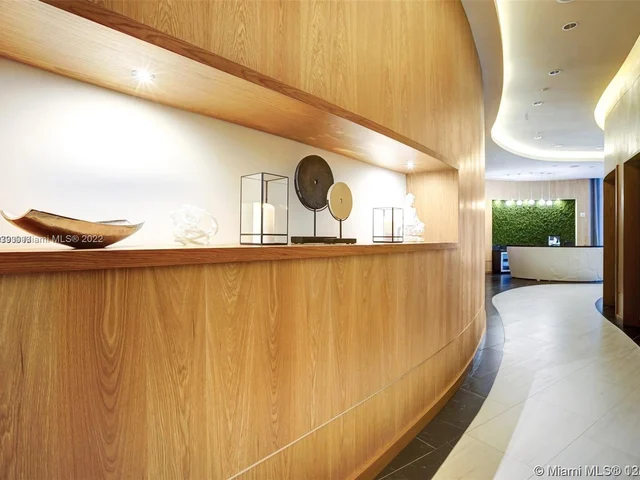 851 NE 1ST AVE # 4911, Miami FL 33132