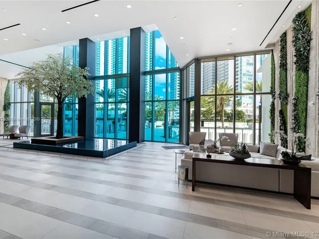 851 NE 1ST AVE # 4911, Miami FL 33132