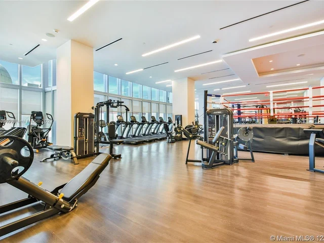 851 NE 1ST AVE # 4911, Miami FL 33132