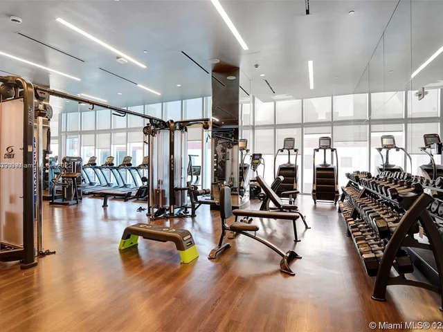 851 NE 1ST AVE # 4911, Miami FL 33132