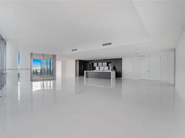 851 NE 1ST AVE # 4911, Miami FL 33132