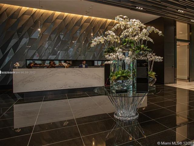 851 NE 1ST AVE # 4911, Miami FL 33132