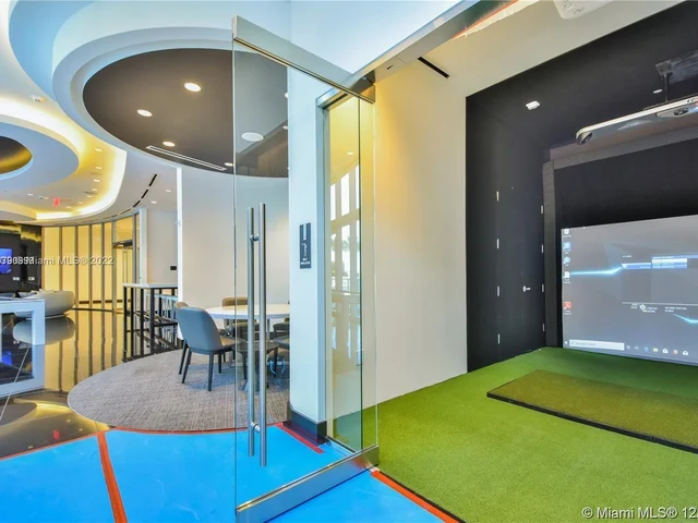 851 NE 1ST AVE # 4911, Miami FL 33132