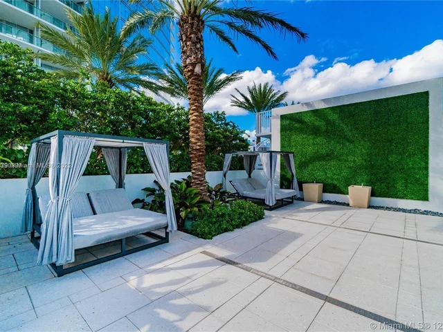 851 NE 1ST AVE # 4911, Miami FL 33132