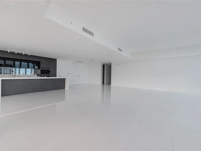 851 NE 1ST AVE # 4911, Miami FL 33132