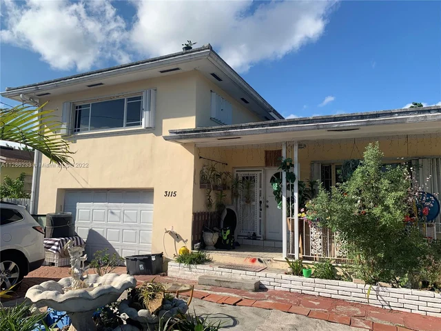 3115 NW 49th St, Miami FL 33142