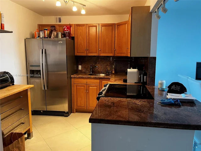 100 Bayview Dr # 611, Sunny Isles Beach FL 33160