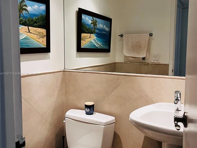 100 Bayview Dr # 611, Sunny Isles Beach FL 33160